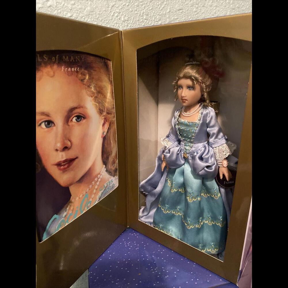 ❤️❤️❤️American Girl: Girls Of Many Lands Cecile France NRFB